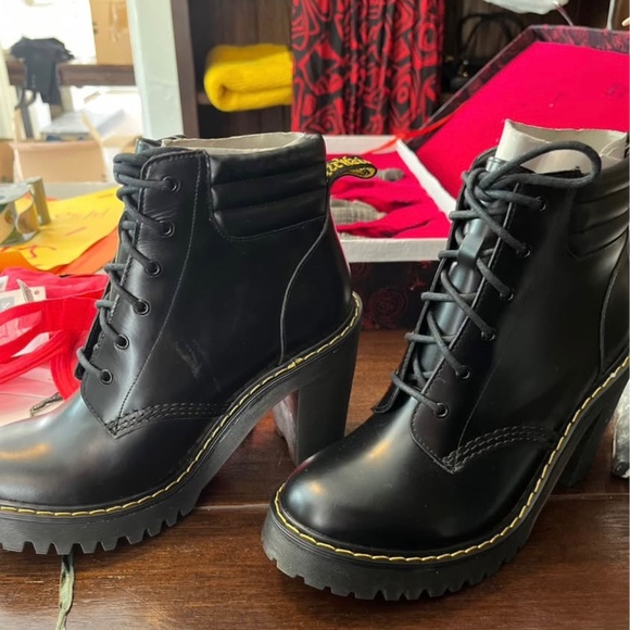 Doc Martens Persephone Boots W 7 Black Leather NEW - Picture 4 of 10